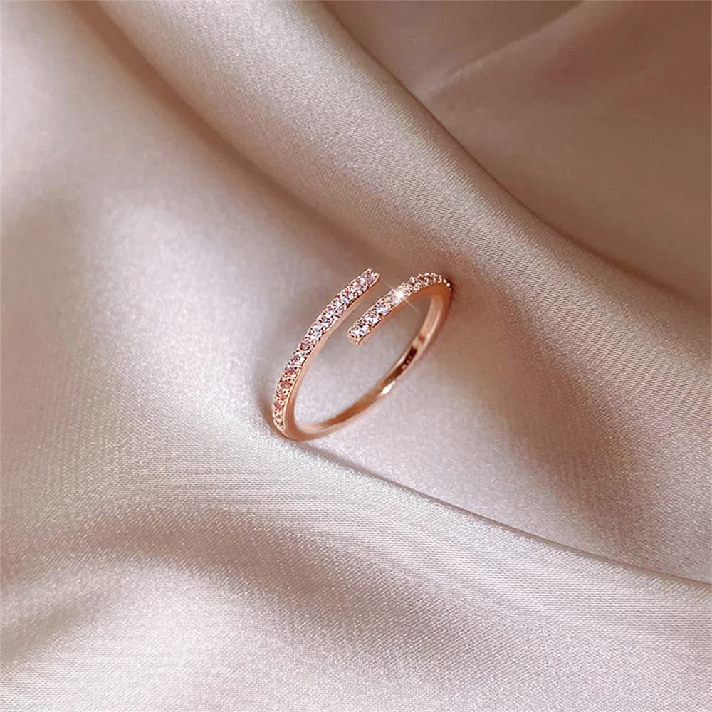 Anello aperto color oro rosa alla moda per le donne Lussuoso anello per dito indice in cristallo acrilico Gioielli per la festa nuziale della damigella d'onore