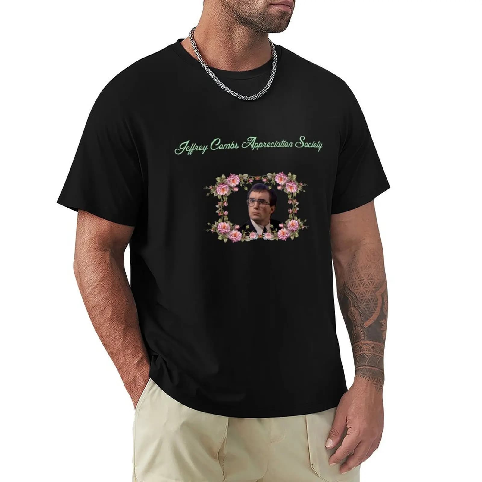 T-shirt Jeffrey Combs Appreciation Society con stampa di motivi astratti