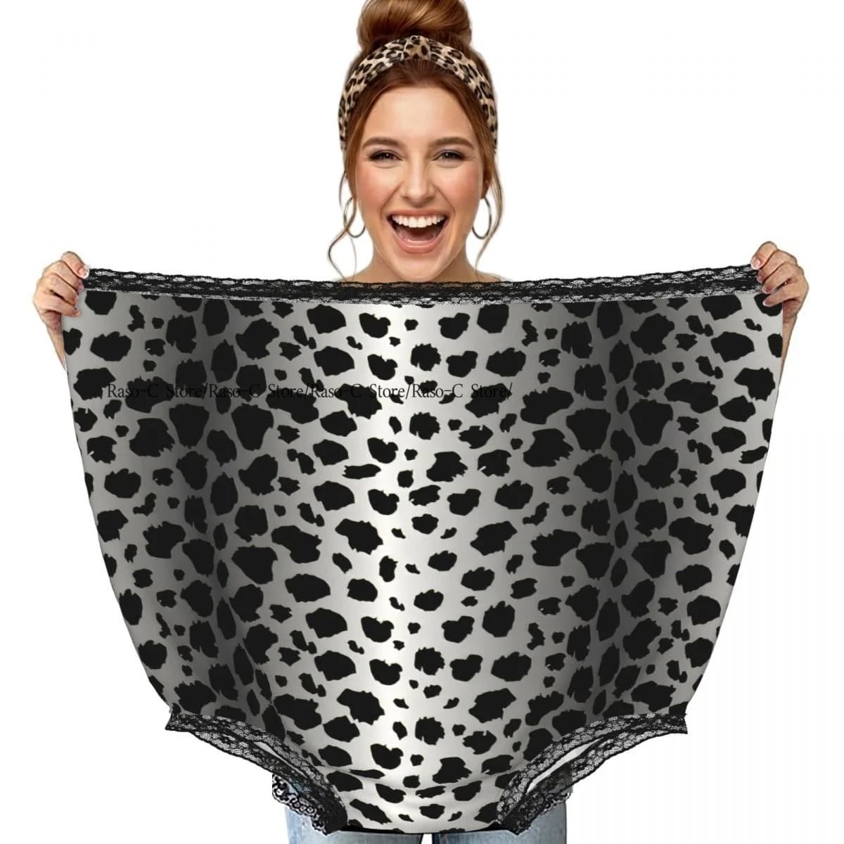 Divertenti mutandine da nonna con motivo leopardato, sfondo alla moda in bianco e nero, regalo a sorpresa