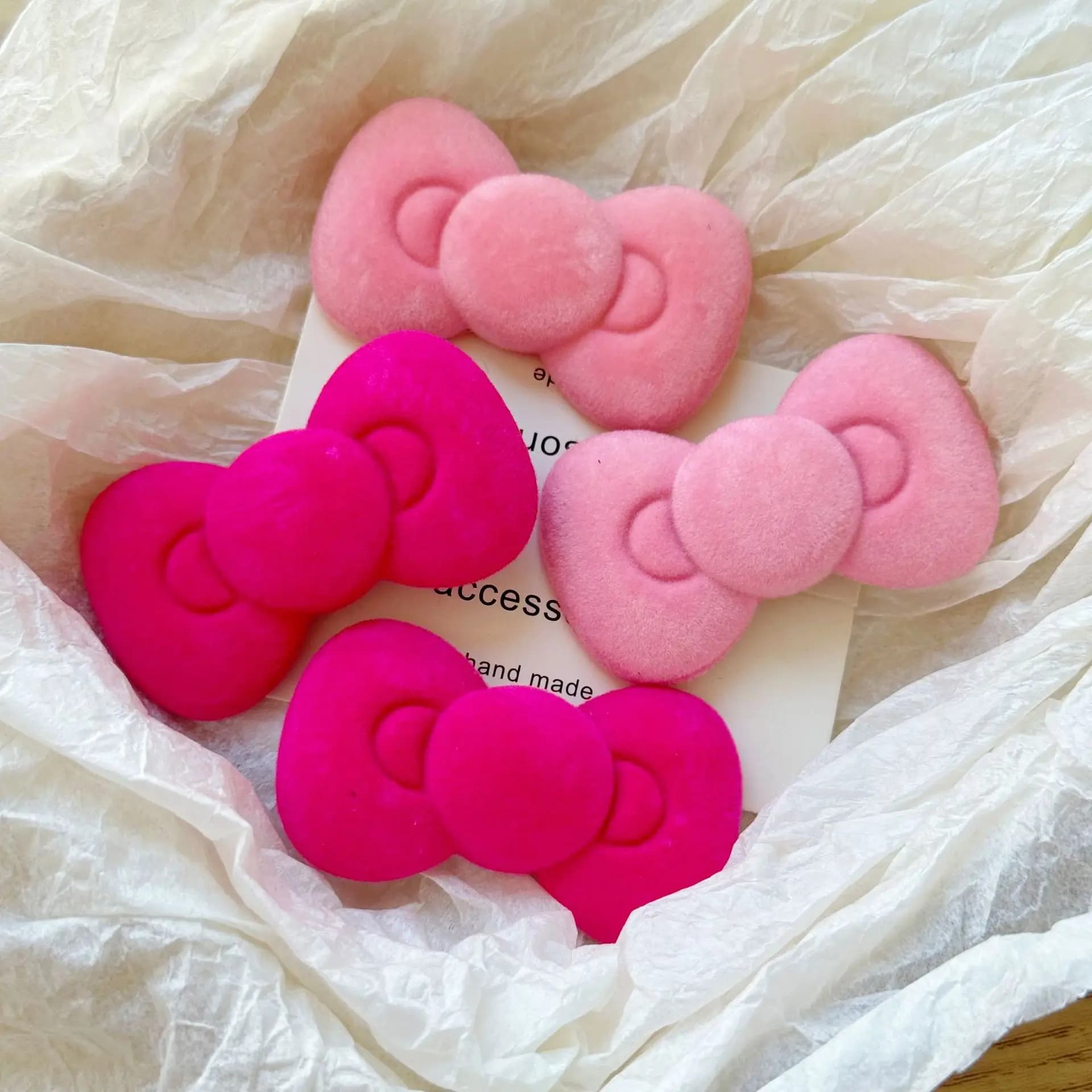 2pcs Girls Velvet Bow Hair Clip Set Cute Heart-Shaped Side Clips for Bangs Versatile Student Hair Accessories