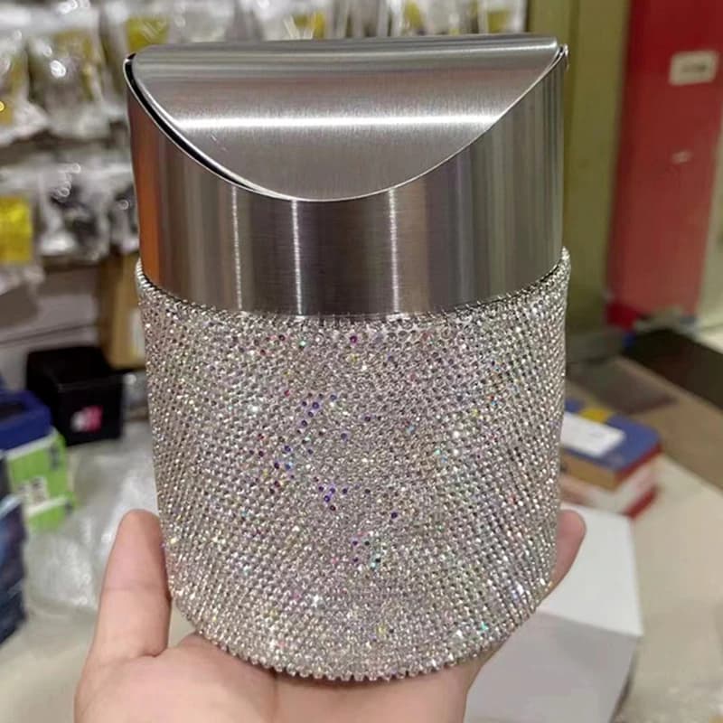 Mini cestino per rifiuti con strass in acciaio inossidabile, organizer con coperchio rotante alla moda per cesto portaoggetti da tavolo per auto, camera da letto di casa