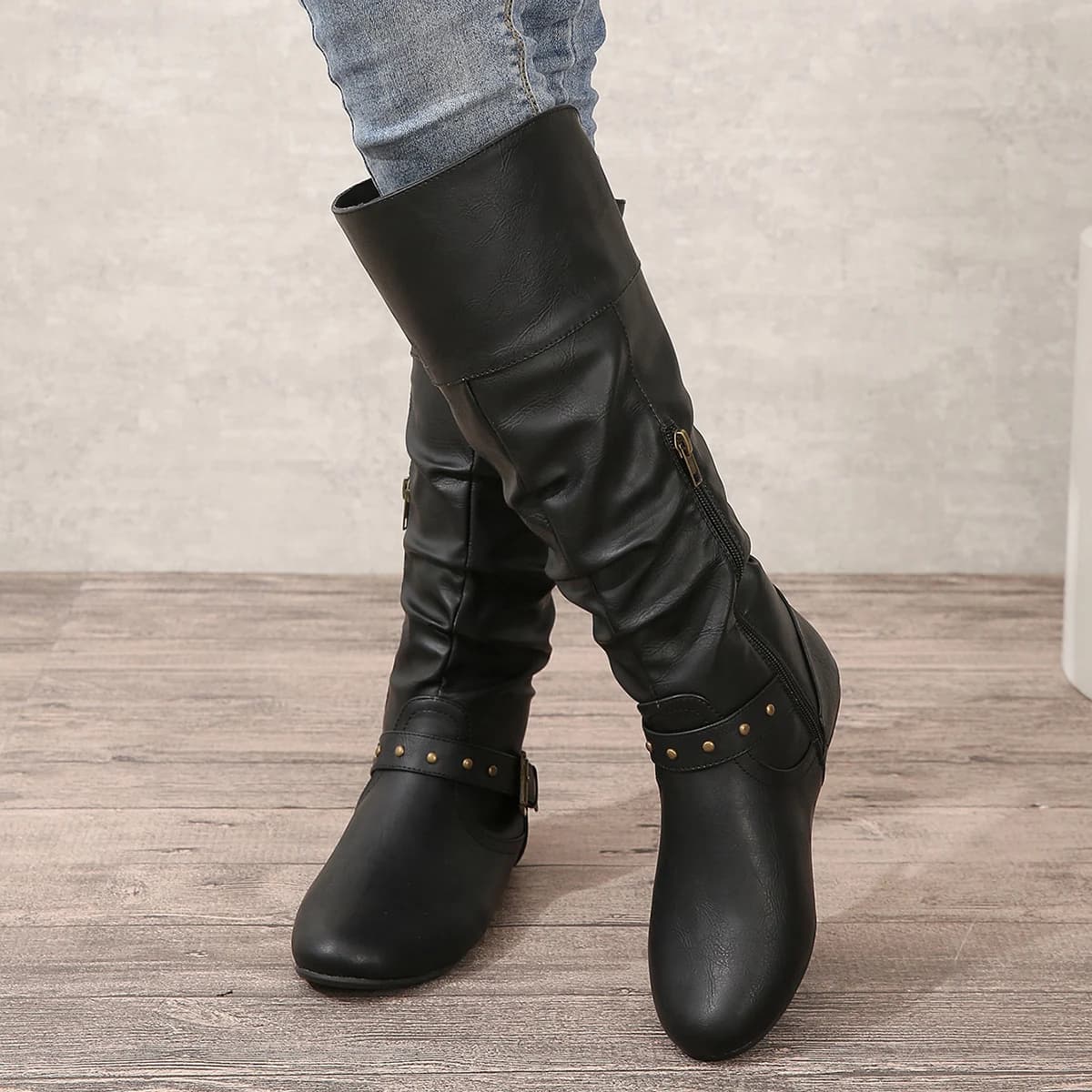 Vintage boots in American Western cowboy style female knight leather with belt buckles autumn winter round toe