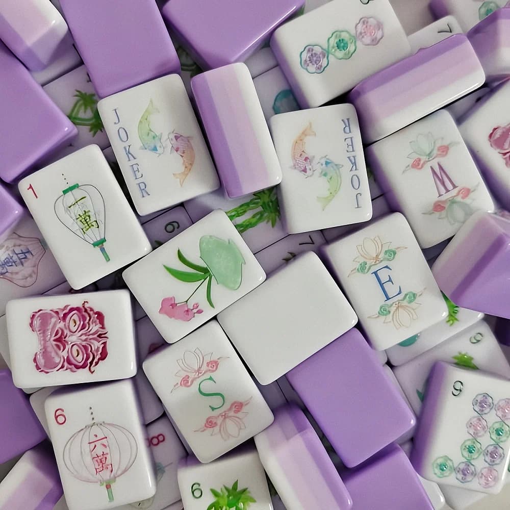 Set da Mahjong Americano Portatile, OMHJGO Viola Chiaro, Tessere in Acrilico Incise a 4 Strati per Intrattenimento e Regalo