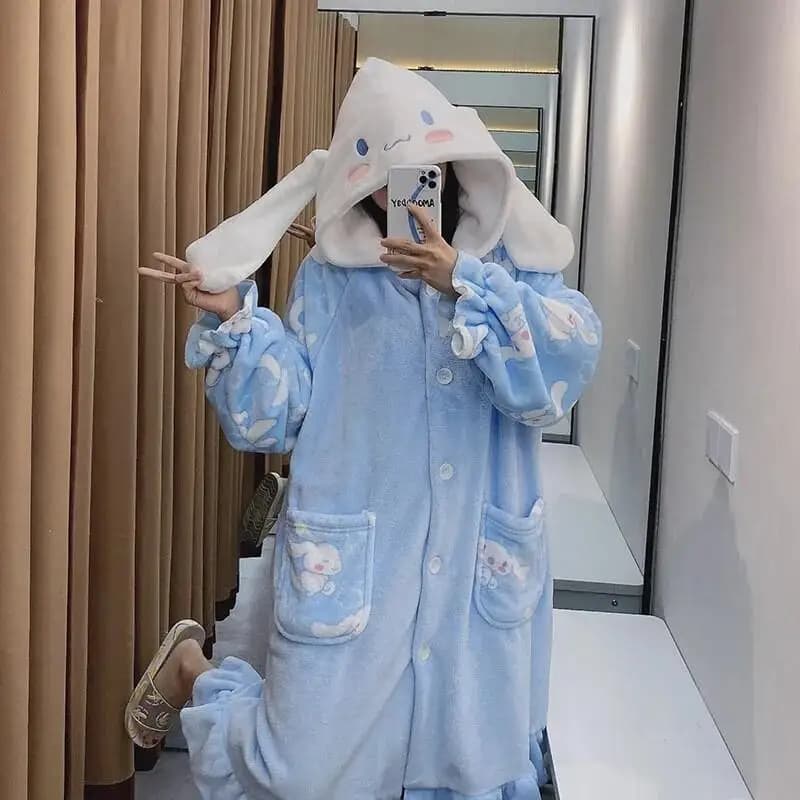 Women's Winter Bathrobe Cinnamoroll Sanrio in Pile and Flannel, Average Length, Cartoon Animato, Comfortable Homewear, Pigiama Kawaii