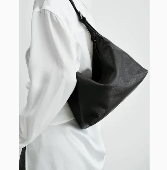 Small Capacity Design for Small Handbags, Large Capacity Crossbody Bag