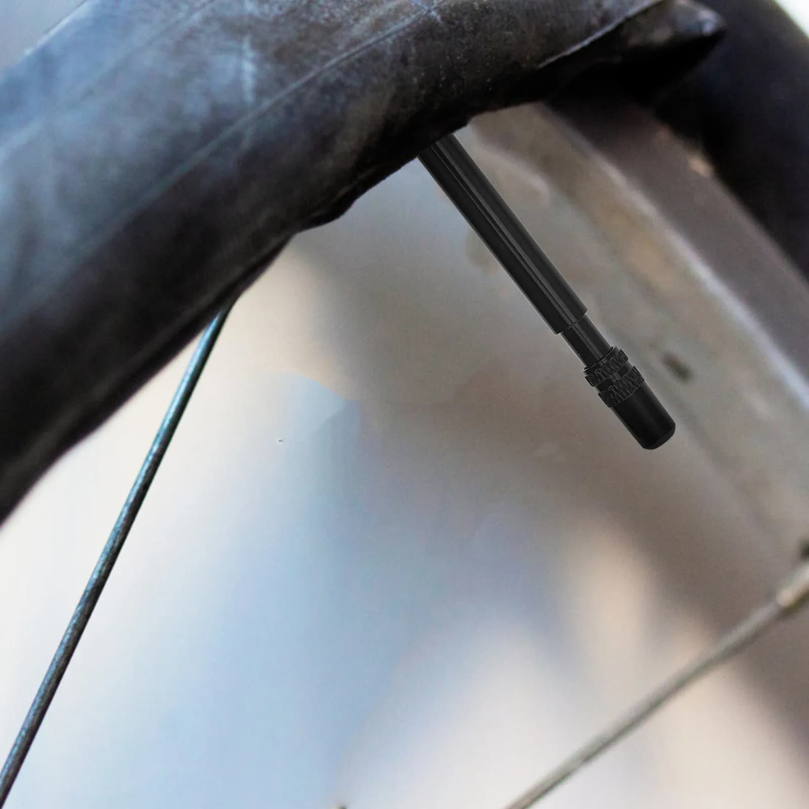 1 Paio di Prolunghe per Valvole Bici in Lega Nera, Tubi Estensori per Valvole Pneumatici da Strada per Gonfiaggio Facile ed Efficiente