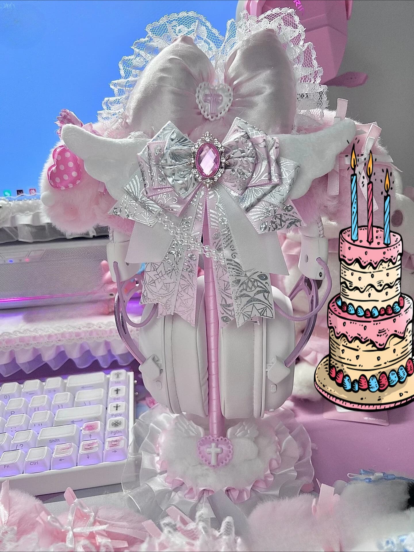 Supporto per Cuffie a Forma di Ali d'Angelo, Decorazione da Scrivania Kawaii Personalizzata, Porta Cuffie Rosa con Fiocco in Pizzo per Gamer, Espositore per Cuffie Fai-da-Te Y2K