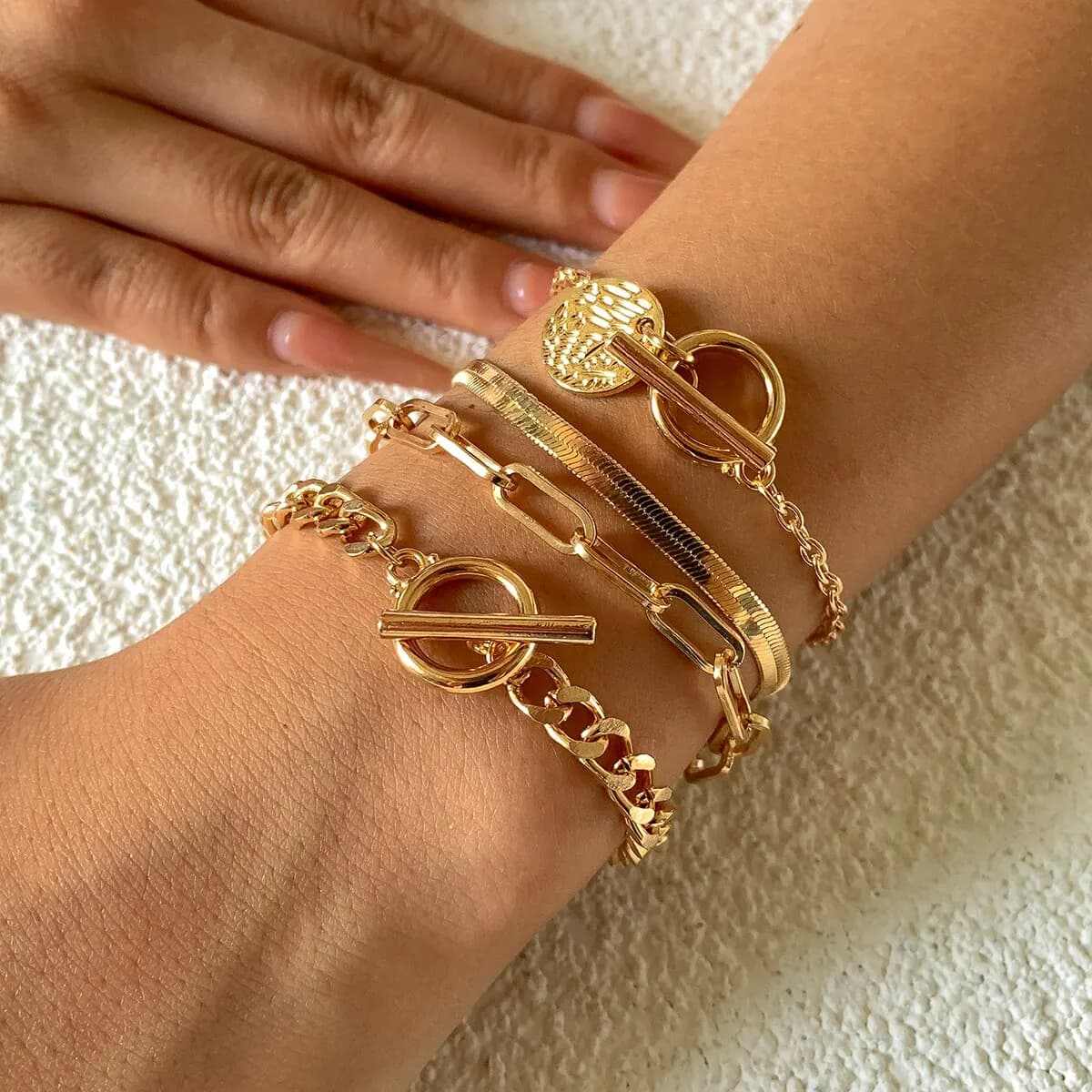 Bracciale con ciondolo moneta a catena a maglie cubane punk per donna a portata di mano Braccialetti con ciondoli a catena con fibbia OT vintage Regalo di gioielli per coppie