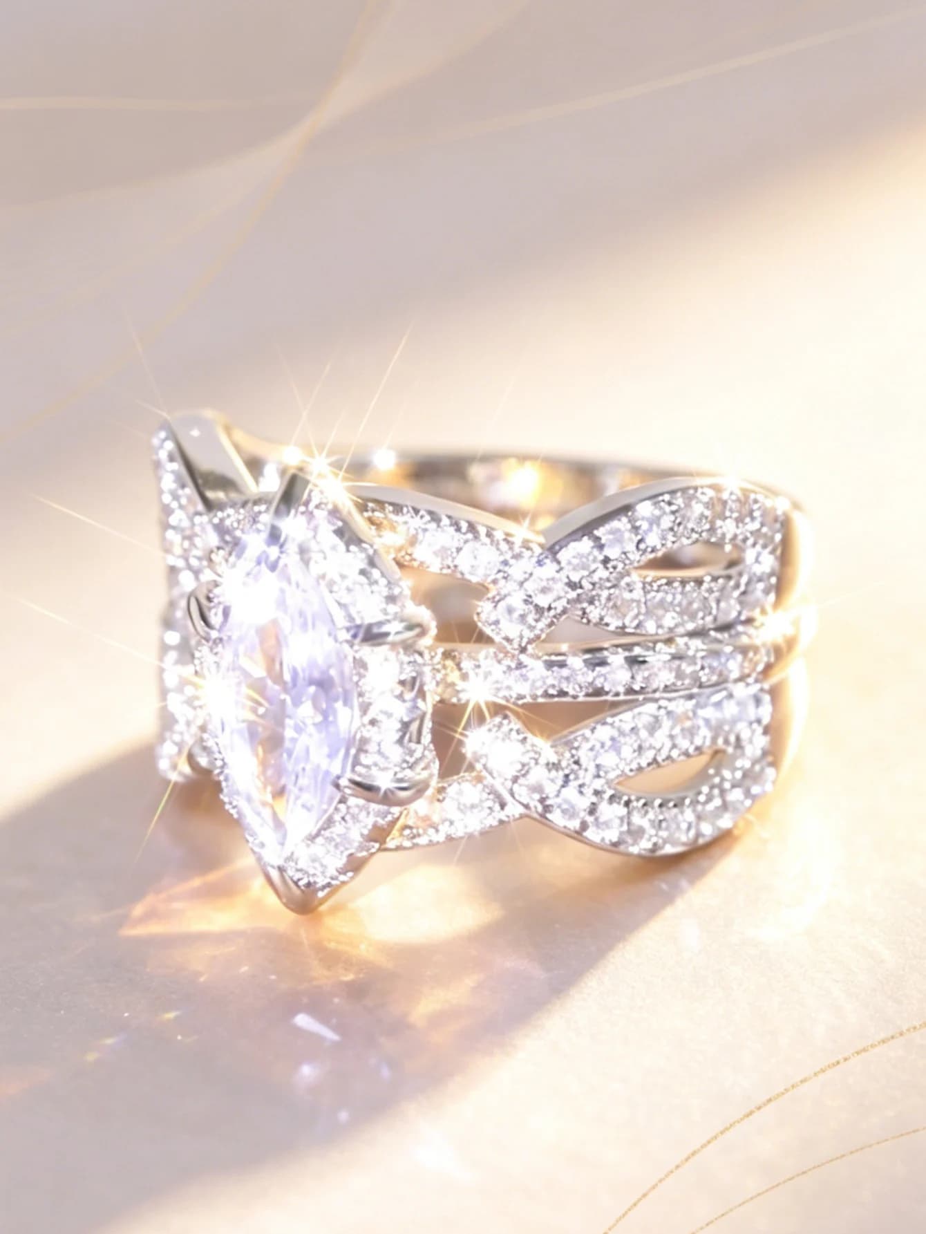 A set of 2 mosaic-cut cubic zirconia engagement rings with an infinite knot hollow band that can be layered. This is a wedding ring set with a bride's commitment declaration. It is suitable as a gift for Valentine's Day, anniversary, and birthday.