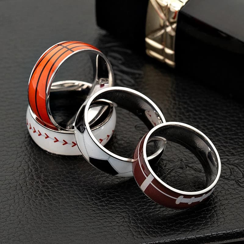 Anello Antistress Girevole da Uomo in Acciaio Inossidabile con Ciondolo a Forma di Pallone da Basket o Calcio, Gioiello Rotante per Alleviare lo Stress