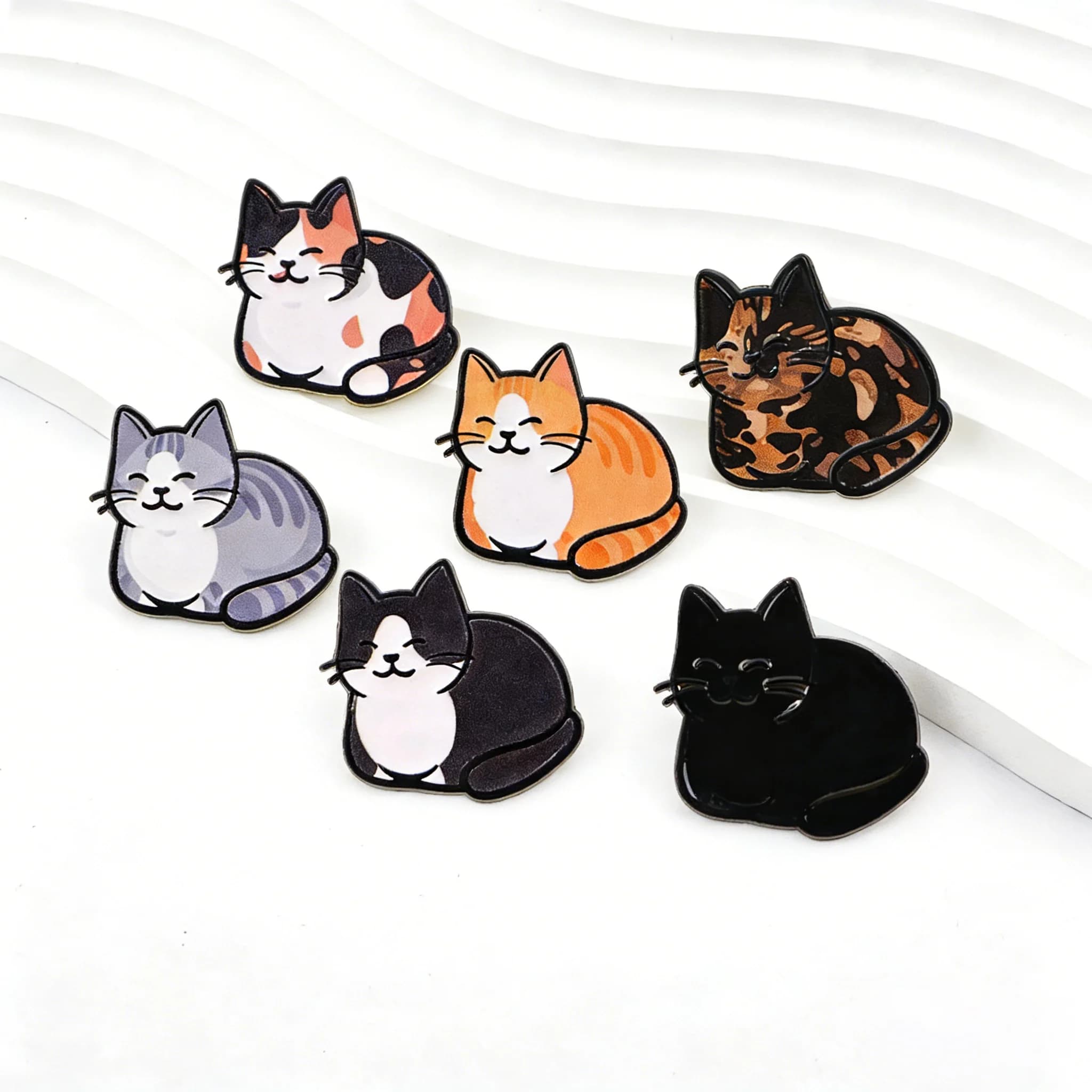 Spille smaltate con gatti carini, spille a forma di gatto nero, spille da risvolto Kawaii per zaini, distintivi per amanti dei gatti, regali unici, accessori per cosplay