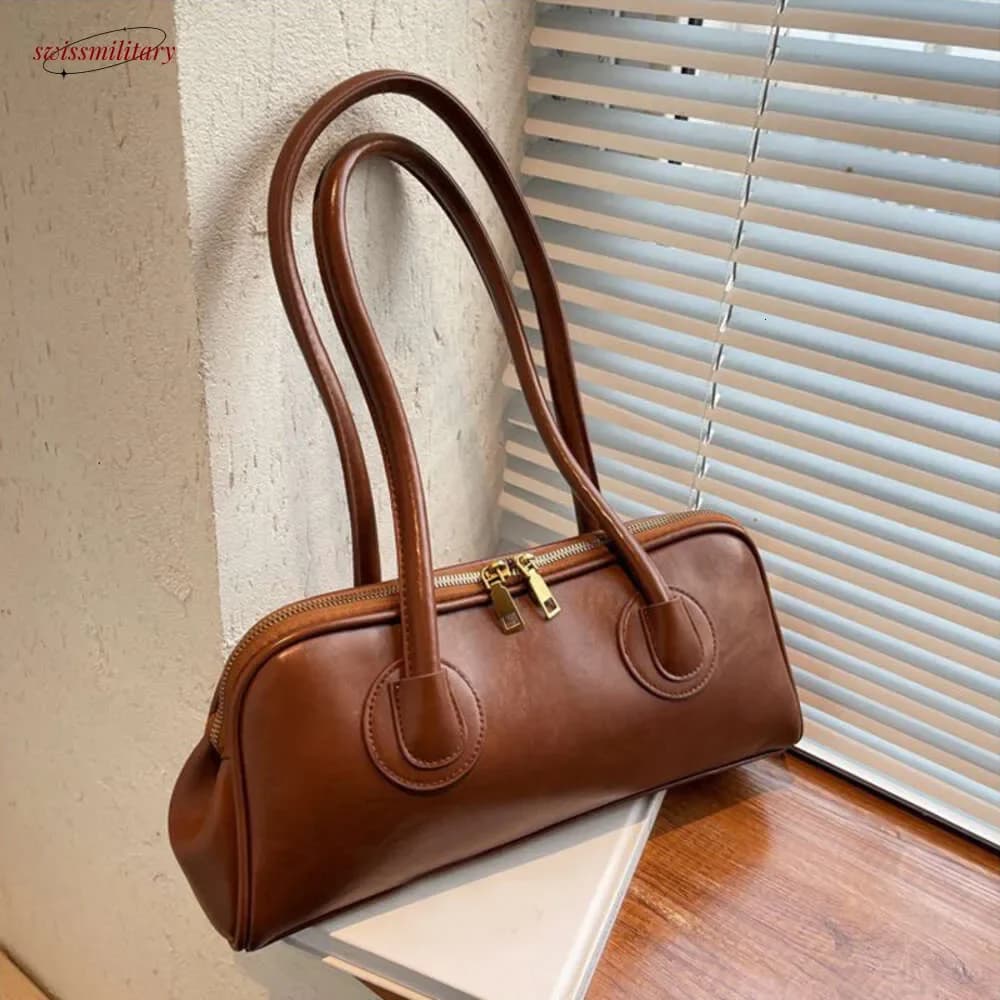 New Boston Pillow 2025 Bag for Women, Bowling Bag Retro in Vera Leather, Large Capacity Signed Bag, Shoulders # 54