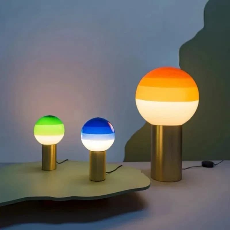 Lampada da scrivania a palloncino in vetro colorato Lampada da tavolo portatile in stile nordico 110V 220V per la luce notturna del soggiorno del ristorante della camera da letto dell'hotel