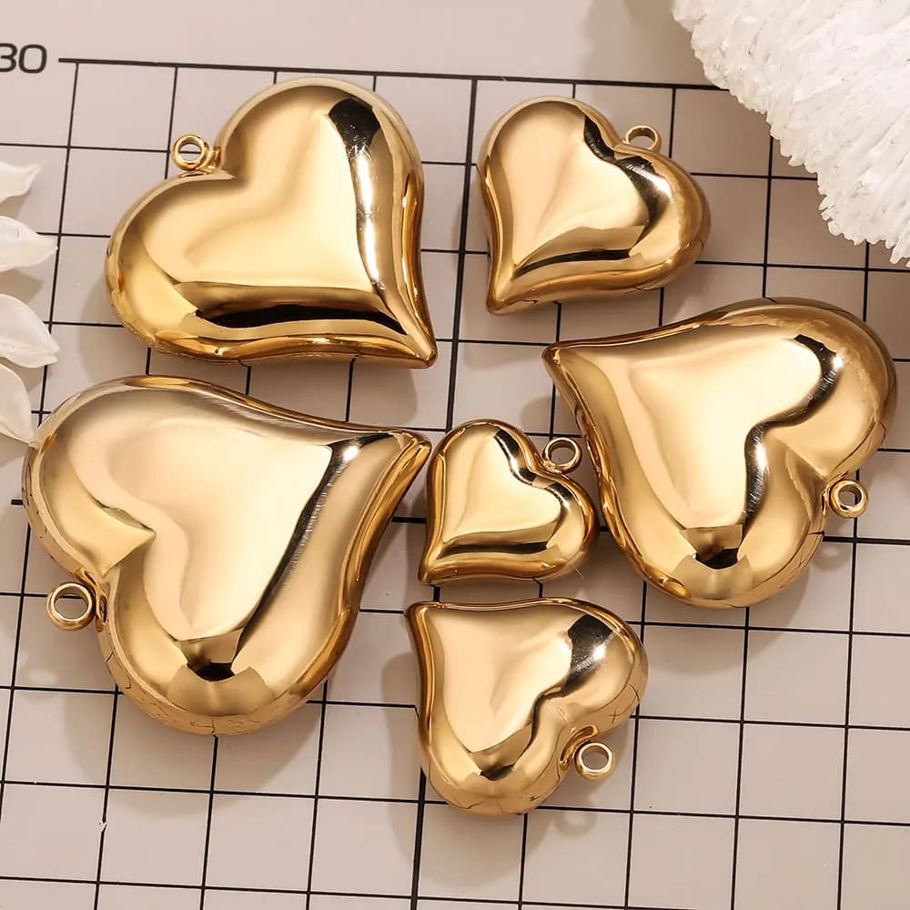 Ciondoli a forma di cuore in acciaio inossidabile Connettori pendenti placcati in oro PVD cavo per orecchini da donna, collane, accessori per la creazione di gioielli