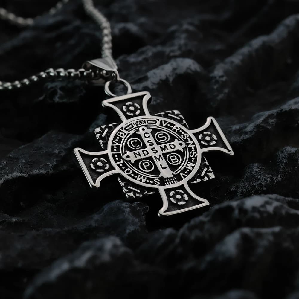 Viking New Saint Benedict Etichetta esorcista Personalizzato Fashion Party Ciondolo in acciaio al titanio Gioielli da uomo in acciaio inossidabile