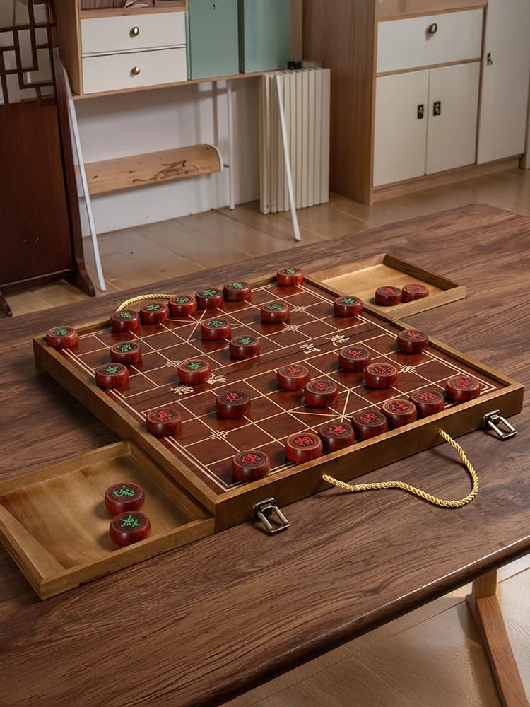 Regalo di Lusso: Set di Scacchi in Vero Legno, Gioco da Tavolo con Insetti, Realizzato in Legno di Canfora, Ebano Nero, Palissandro, Legno di Sandalo Viola a Foglia Piccola