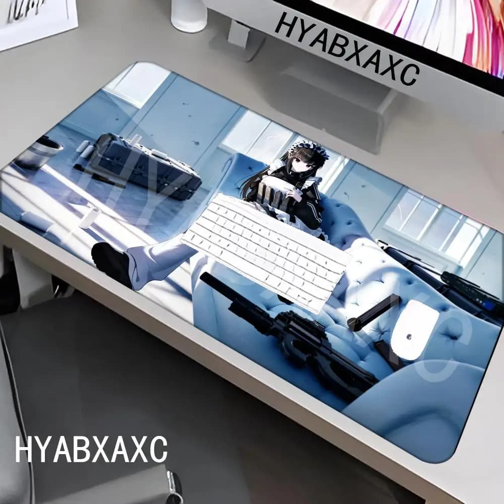 Tappetino da Scrivania Anime HYBXAXC, Tappetino per Mouse in Gomma Antiscivolo, Design Estetico con Ragazza Tattica con Pistola per Gaming, Ufficio e Decorazione Casa