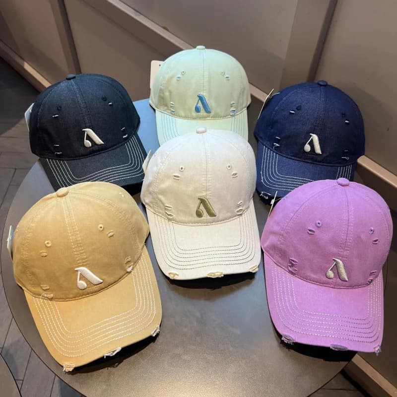 Personalized Washed Fashion Ripped Baseball Cap Cool 3D Letter Embroidered Design Casual All-Match Visor Hat for Men Women