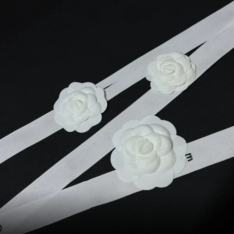Spille adesive con fiori bianchi da 50 pezzi/borsa per feste, decorazioni per scatole regalo, 5,5 cm/7,5 cm