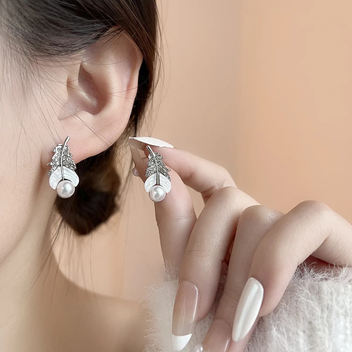 Orecchini di Perle in Stile Fata, Eleganti e Raffinati, con Ago in Argento, Design Francese di Lusso Leggero, per Donna, alla Moda e Versatili