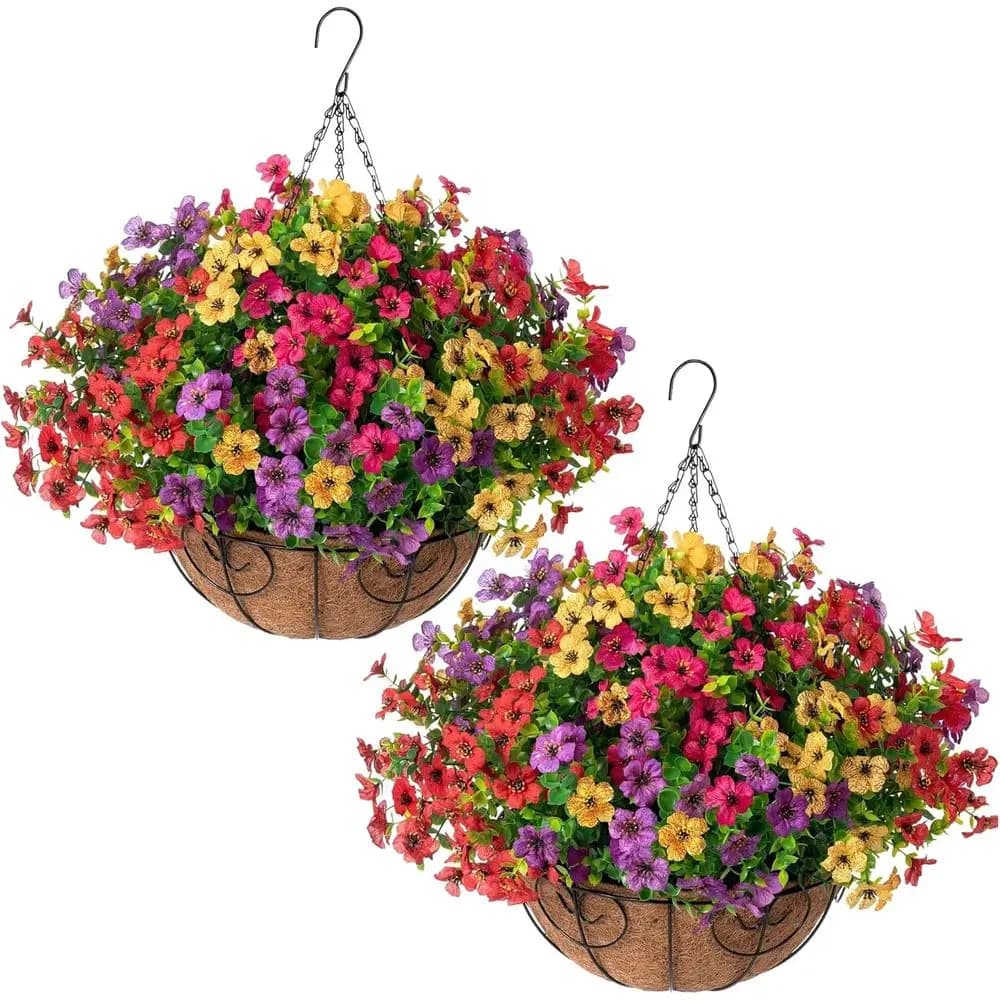 Cesti pensili da esterno con fiori e piante artificiali per decorazioni primaverili di patio e giardino