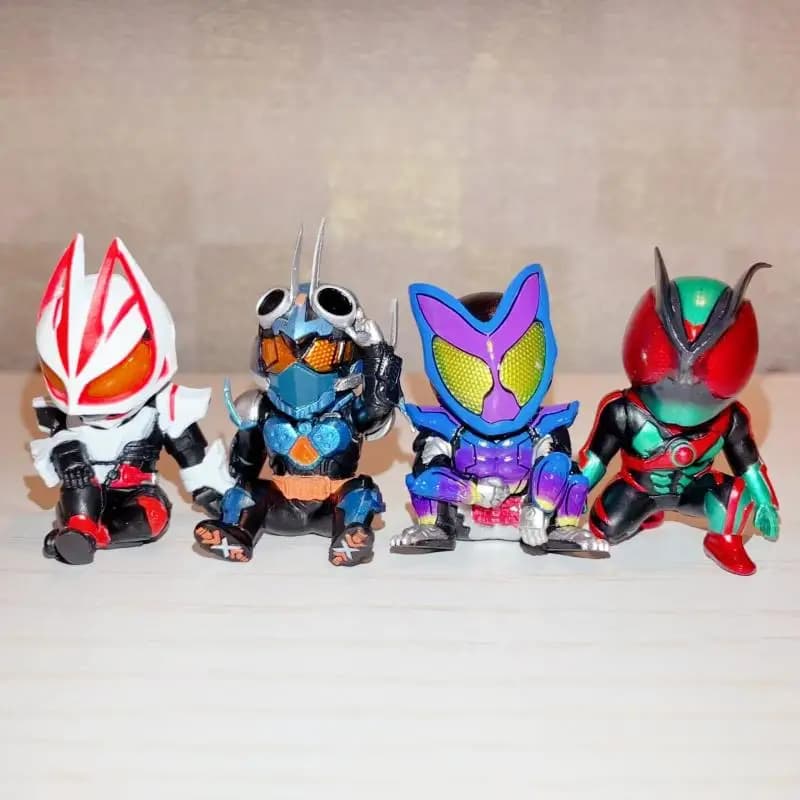 Bandai Gashapon Kamen Rider Sitting Figures Vol 03 Geats Zeez Gabu Gotchard Action Figure da Collezione Decorazione da Scrivania