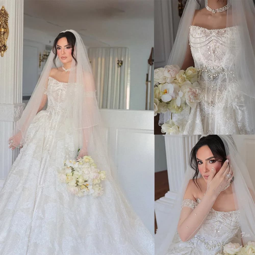 Elegant A Line Women Wedding Dress Strapless Sleeveless Bridal Gowns Without Gloves Pearls Lace Sweep Train Dress Custom Made