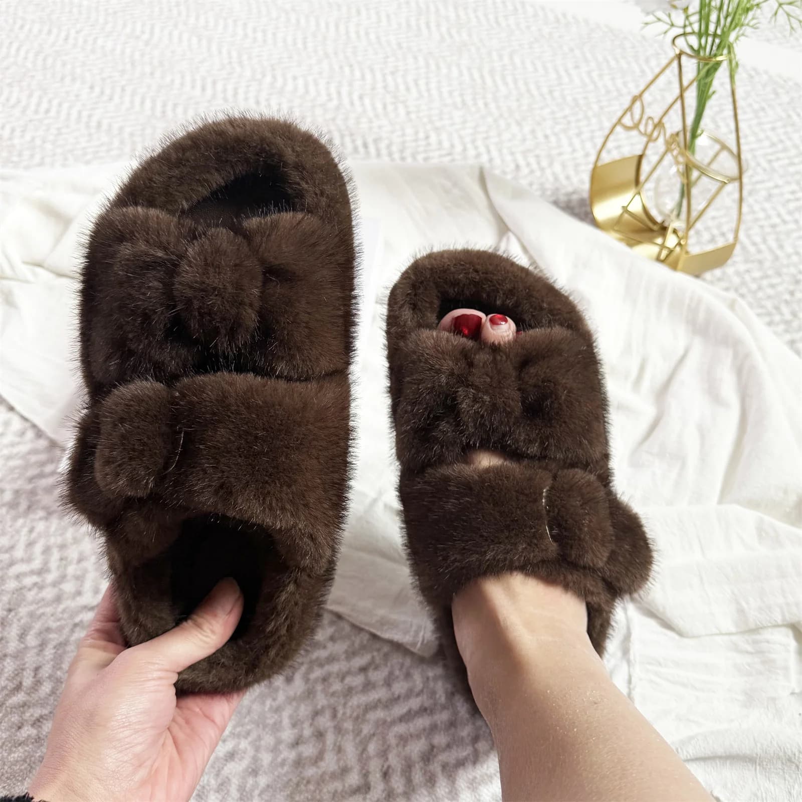 Fashionable women's slippers with bow, synthetic fur sandals, home slip soft shoes, outdoor non-slip flat sandals