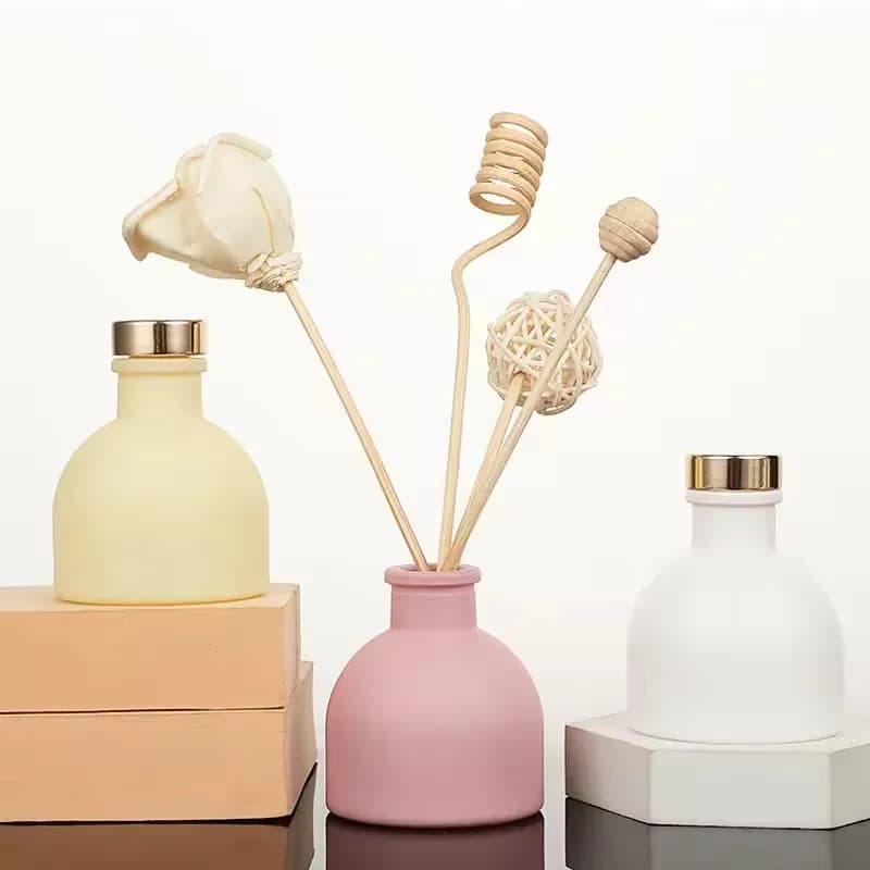 1pc 50ml Bottiglia di diffusore di canna di fragranza per la casa Bianco/Rosa/Nero Regali per feste Contenitore di vetro Diffusore di canna Bottiglia di olio essenziale