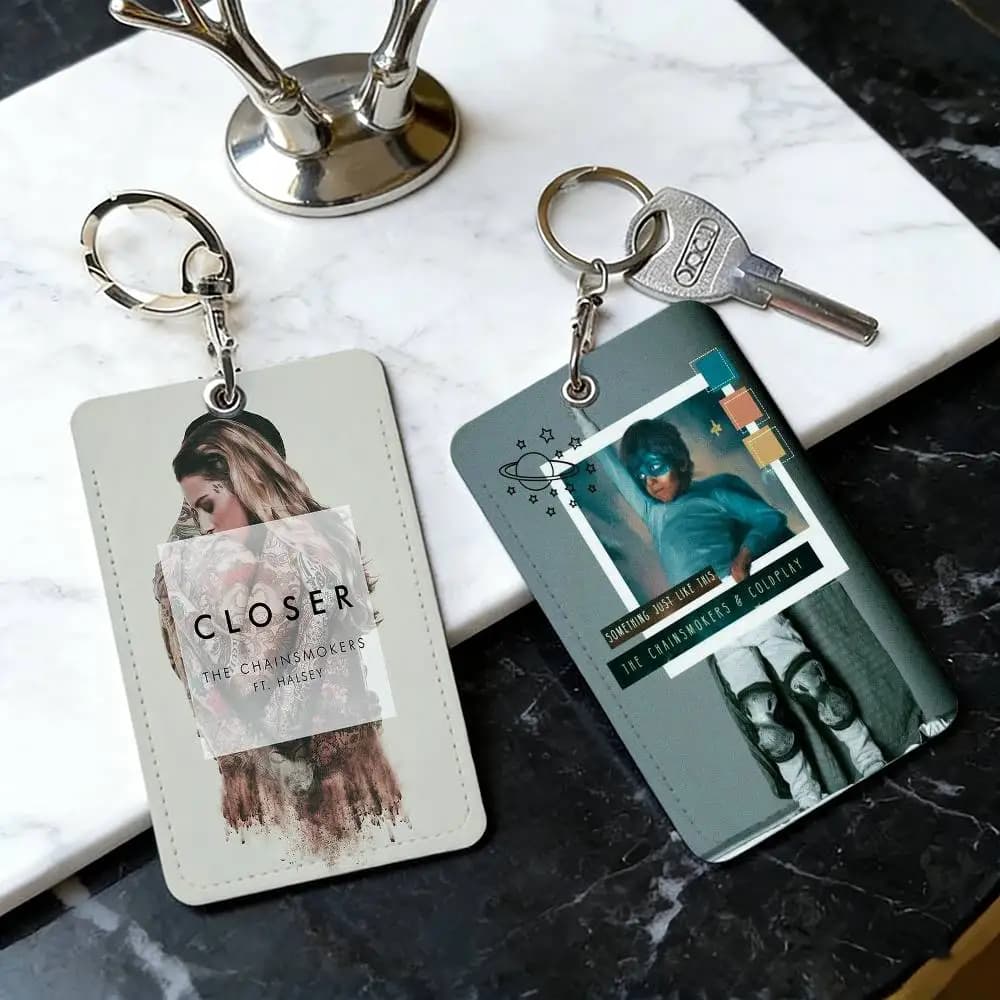 Porta carte The Chainsmokers per viaggi quotidiani, porta carte per autobus, porta carte di accesso, adatto per l'uso quotidiano.