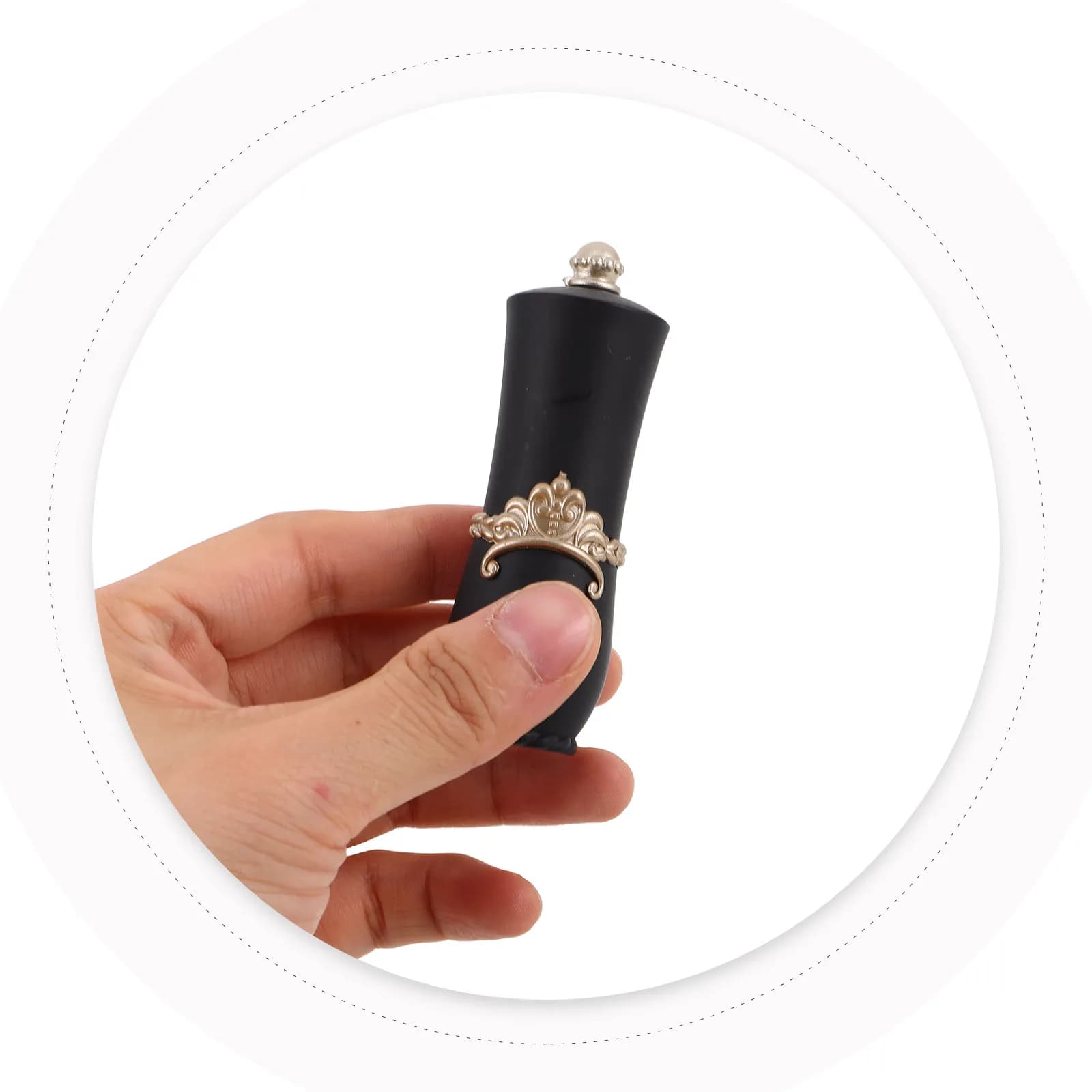 Portable Crown Lipstick Pin Cushion Needle Storage Tube Sewing Accessories Embroidery Needle Organizer Boxes for Needles