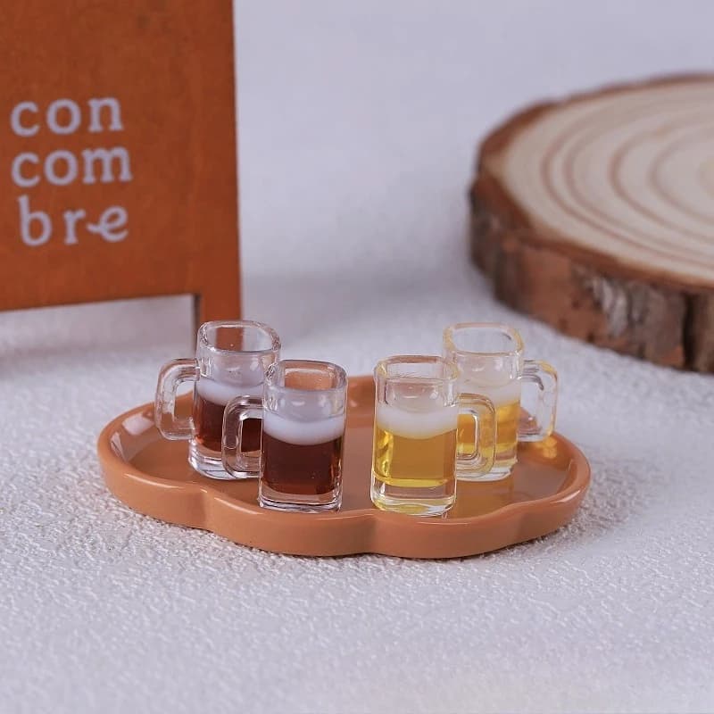 Set di 5 Mini Bicchieri da Birra in Resina, Modellini Fai-da-Te, Accessori in Miniatura per Case delle Bambole, Ornamenti Fatti a Mano per Decorazioni Domestiche