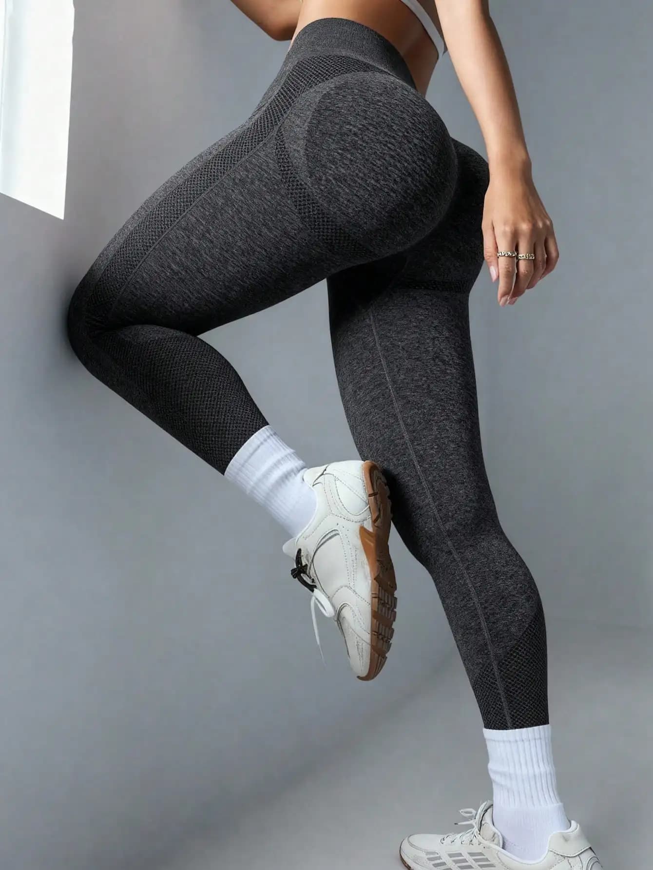 Leggings a Compressione Sportivi da Donna Dewbera per Yoga, Escursionismo, Trekking, Pickleball, Allenamento e Palestra