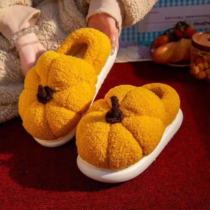 2026 Winter fashion cute fun creative pumpkin-shaped plush slippers for home warmth outdoor relaxation for couples Cotton shoes