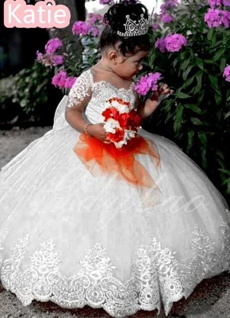 Abito da ragazza di fiori con applicazioni gonfie in tulle bianco per matrimonio con fiocco Abito da festa di compleanno eucaristico per bambini da principessa personalizzato