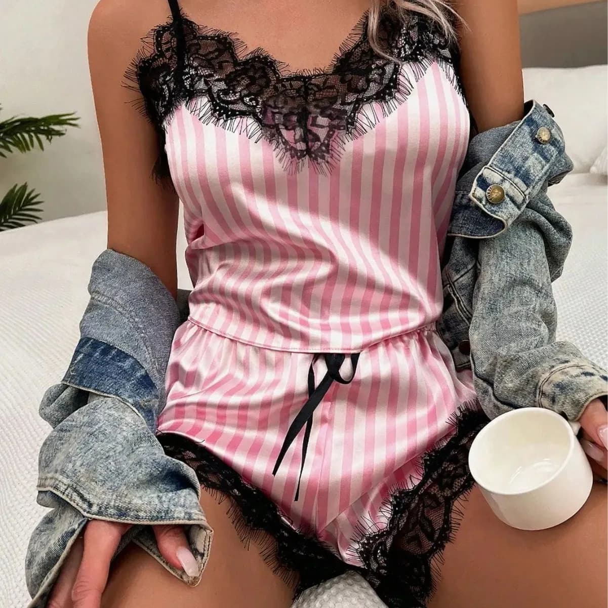 Intimo erotico transfrontaliero, pigiami sexy europei e americani, pigiami loungewear, set due pezzi a tre punti.