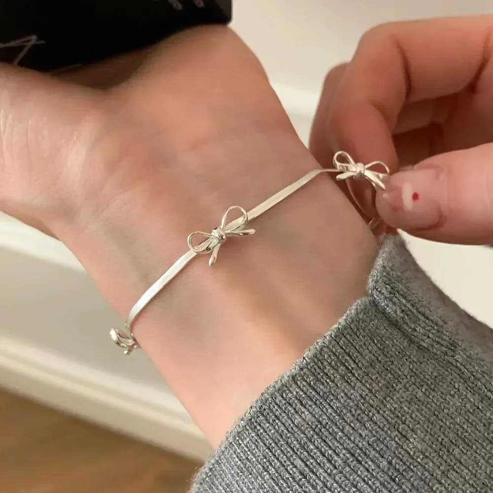 LATS Braccialetti con fiocco dolce alla moda per donne Ragazze Scintillante nastro delicato Bowknot Ossa di serpente Bracciale a catena Regalo di gioielli per feste
