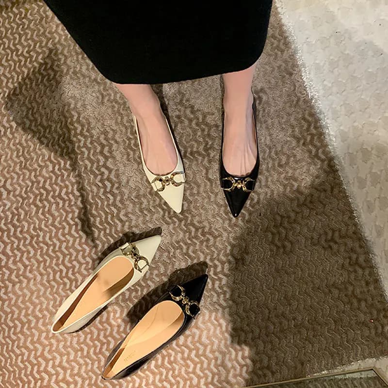 Scarpe basse a punta per donna 2023 nuove scarpe singole primavera autunno scarpe da donna piatte francesi mocassini scarpe di lusso da donna