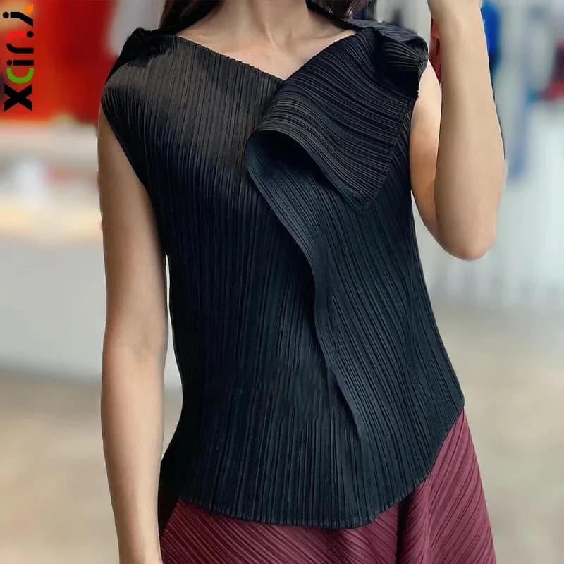 YUDX pieghettato 2024 autunno nuove donne Design senso di tinta unita Top temperamento Casual confortevole t-shirt senza maniche con scollo a v