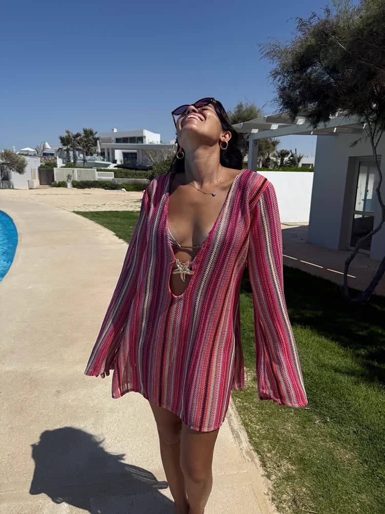 2025 Estate Nuovo Profondo Scollo a V Stelle Marine Decorato Lavorato a Maglia a Righe Cave Abito con Maniche a Tromba Moda Spiaggia Costume da Bagno Bikini Cover Up