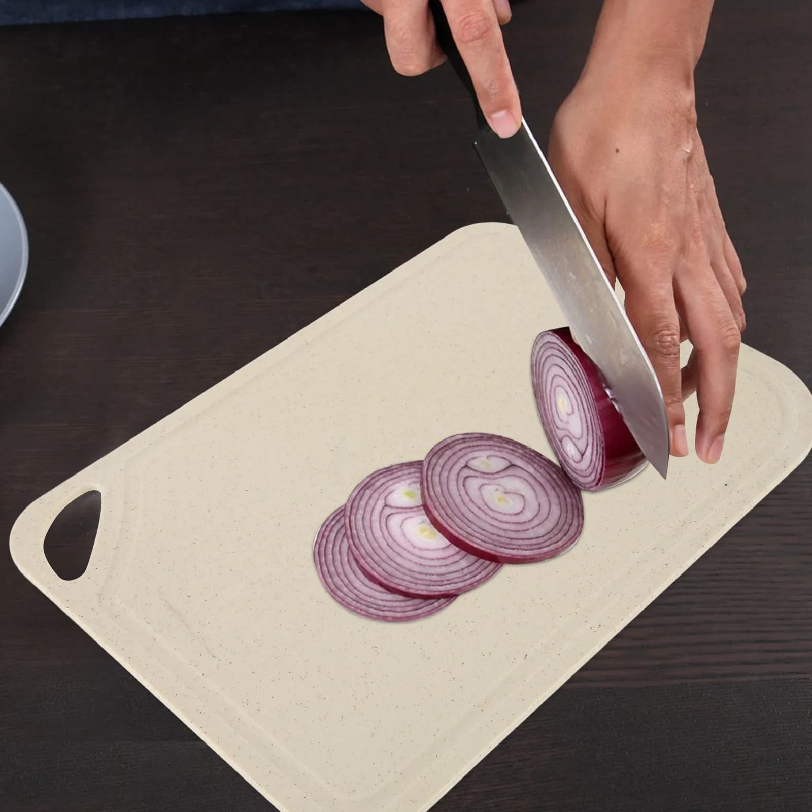Kitchen cutter with Hanging Design, Anti-slip surface Robusta for Daily use, Easy to store