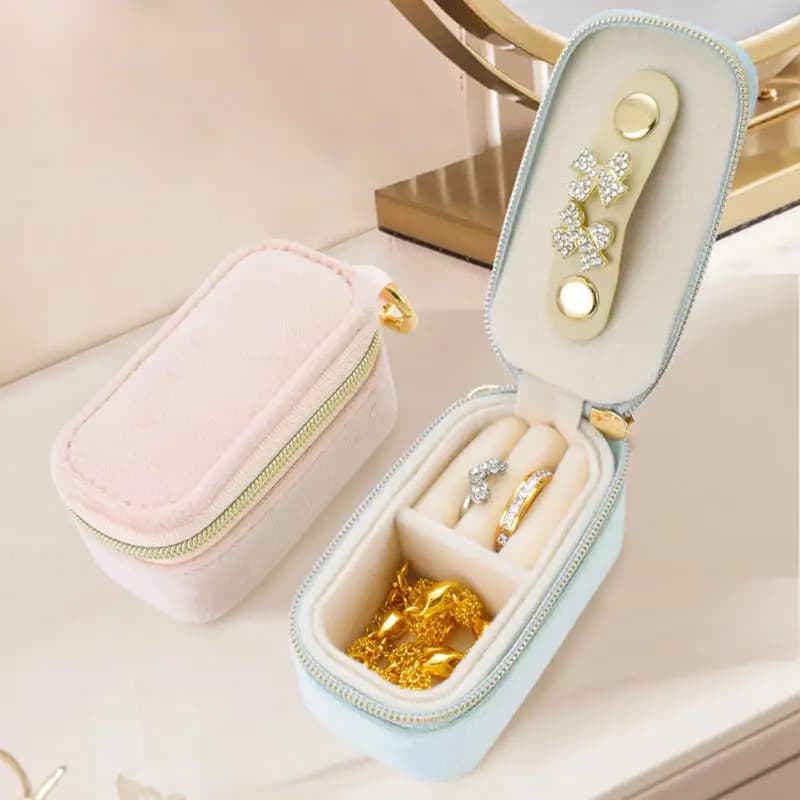 Scatola Portatile Mini per Gioielli, Custodia da Viaggio con Portachiavi per Orecchini, Collane e Anelli - Espositore Compatto per Accessori Moda