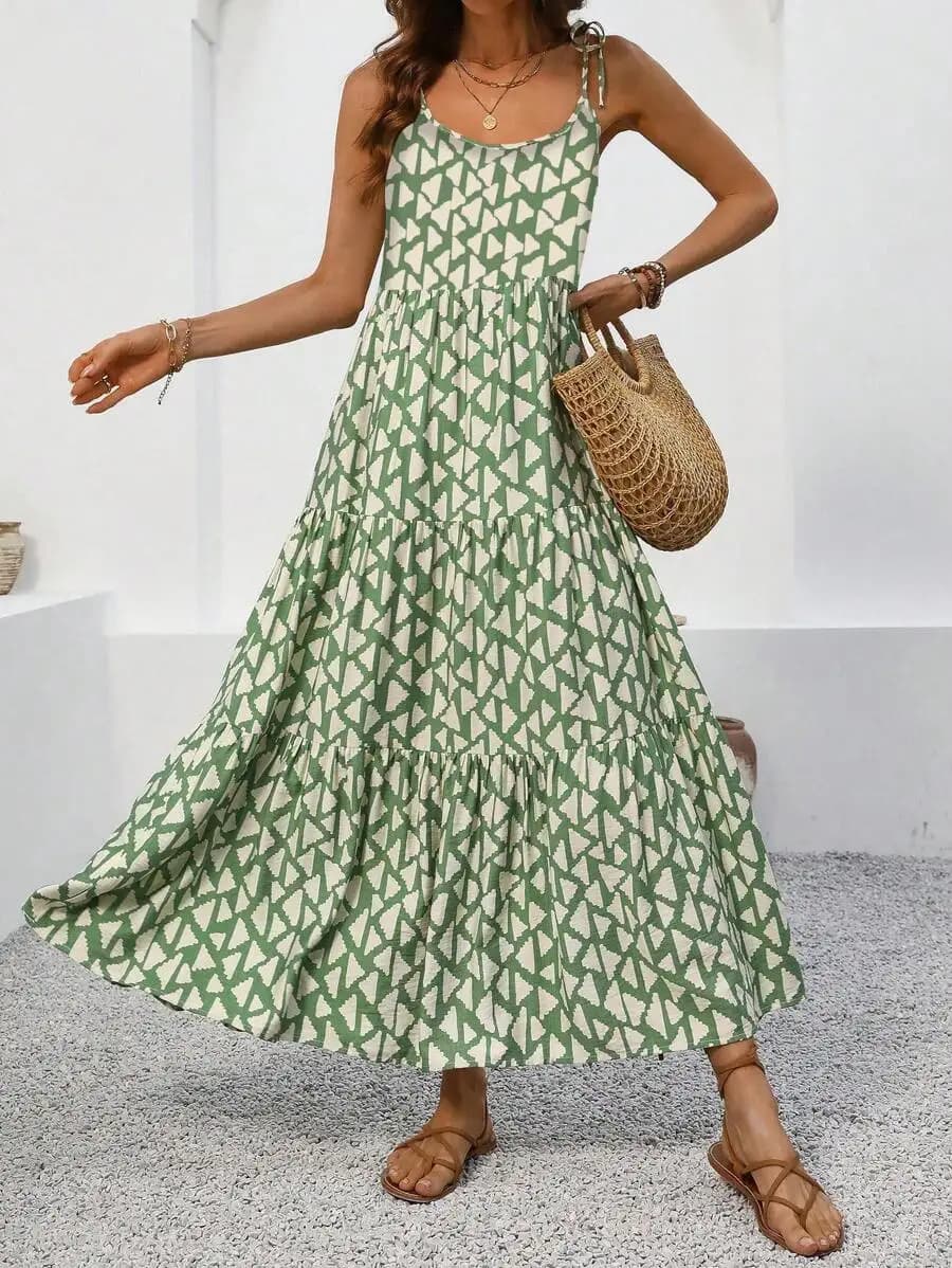 Abito lungo verde con stampa geometrica e spalline sottili per donna, outfit estivo per vacanze al mare