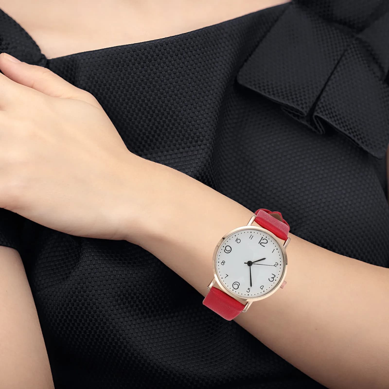 Women Quartz Watch Elegant Band Fashionable Lady Wristwatch Easy Adjustable Fit for Office School Dating Party Gift