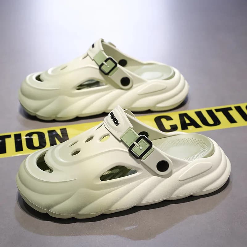 2026 summer thick-soled hole shoes men's gradual change of color EVA sandals outdoor two wear breathable bag head slippers