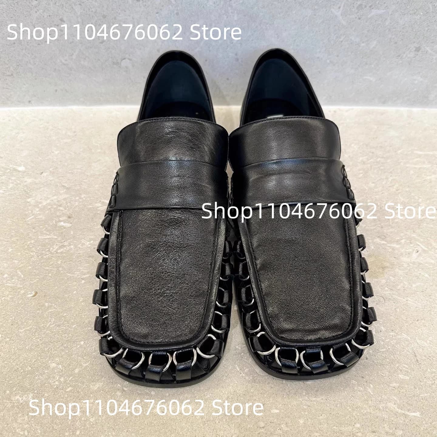 Mocassini da donna in pelle nera Anello in metallo Design dettaglio Suola con plateau Scarpe slip-on Punta quadrata Scarpe singole da donna quotidiane da strada