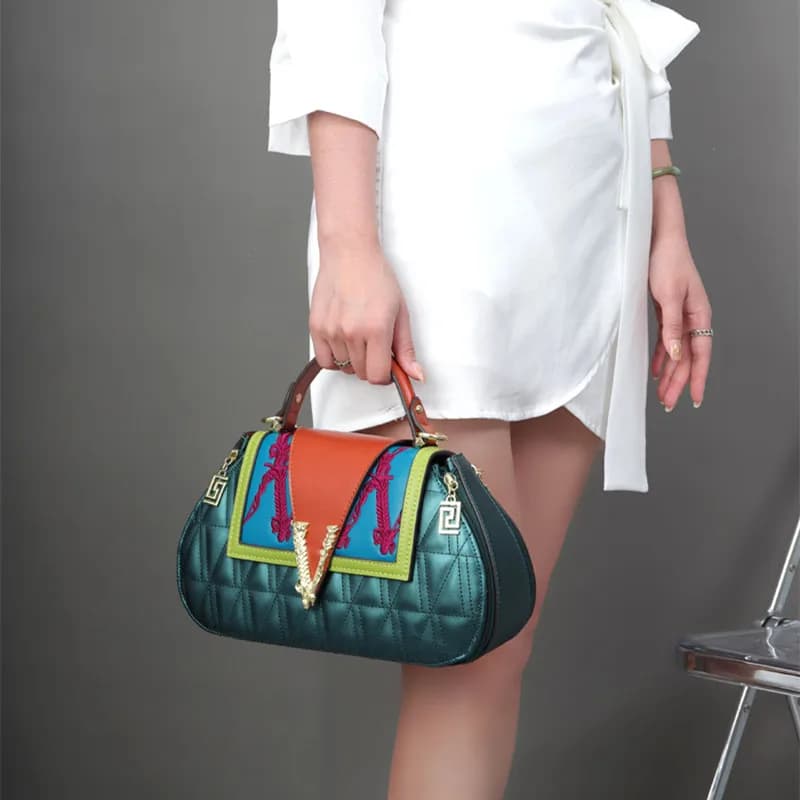 2025 Top Designer Shell Women's Handbags Embroidery Fashion Tote Bag Diamonds Shoulder bag for parties Bag underarms