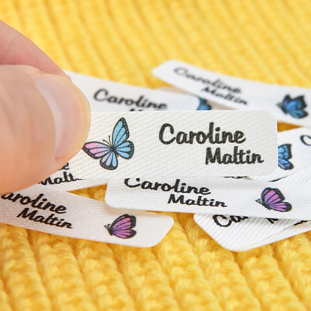 Etichette per abbigliamento personalizzate 40x12,5 mm - Etichette da stiro/cucito su morbido cotone per artigianato fai-da-te, indumenti e regali - Testo personalizzato