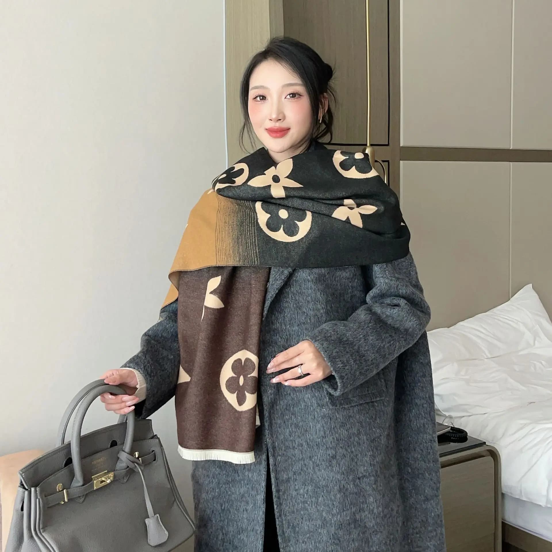 2026 Nuovo Elegante Sciarpa di Design Jacquard per Le Donne Cashmere Morbido Caldo Scialle con Frange Autunno Inverno Coperta Antivento Sciarpe
