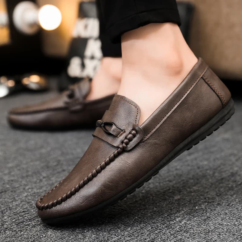 Mocassini da uomo Scarpe casual Scarpe da barca Scarpe da ginnastica da uomo Scarpe da guida di nuova moda Mocassini casual da passeggio Scarpe da ginnastica maschili